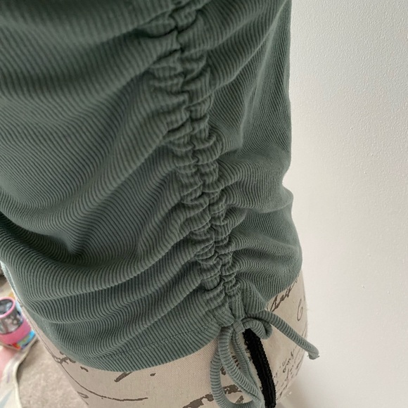 Semi Cropped Ribbed Tee - Picture 4 of 5